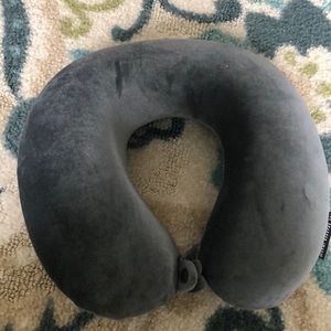 Neck pillow